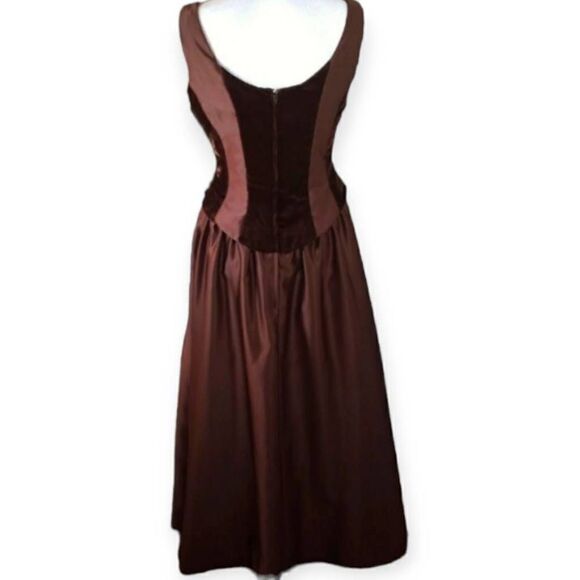 NEW IMAGE CHOCOLATE GOWN SZ.9/10 EUC - Picture 4 of 6